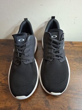 Oakley Hammerhead Men’s Sneakers Blackout Black/White Size12–12.5 Athletic Casua